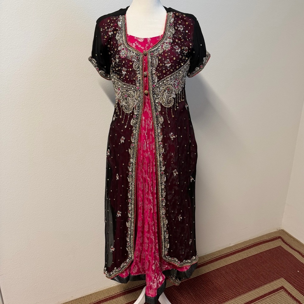 Desire of Fashion Maroon & Hot Pink Embroidered Formal Dress – Size Large